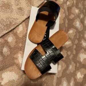 Bamboo sandals